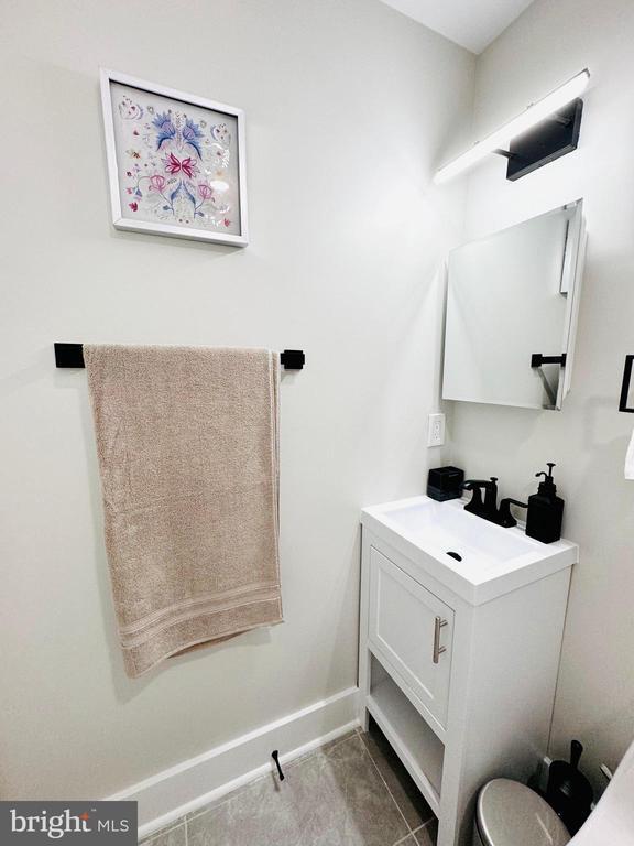 Building Photo - 2209 M St NE