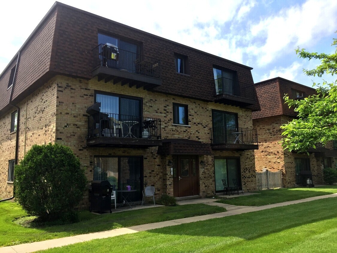 9706 Bianco Terrace Unit 2D, Des Plaines, IL 60016 Condo for Rent in