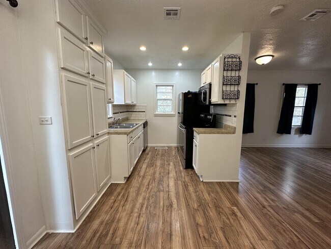 Foto del edificio - 6595 Kingman St