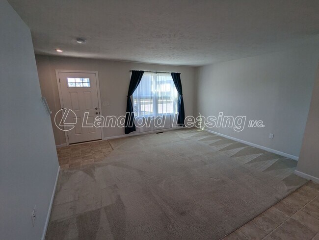 Foto del edificio - Martin's Run Colonial in Amherst School Di...