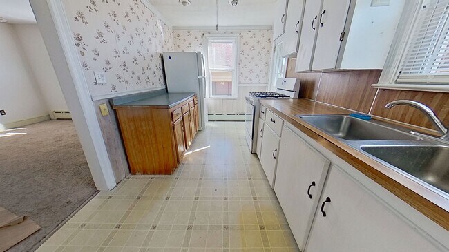 Building Photo - Semi Detached