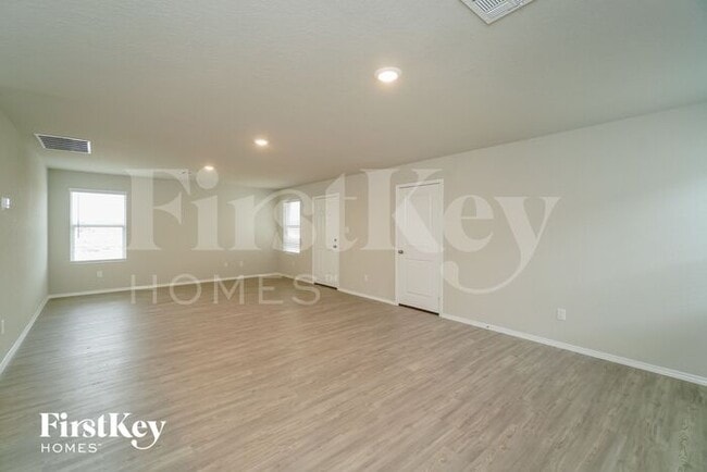 Building Photo - 9806 Littleton Grist