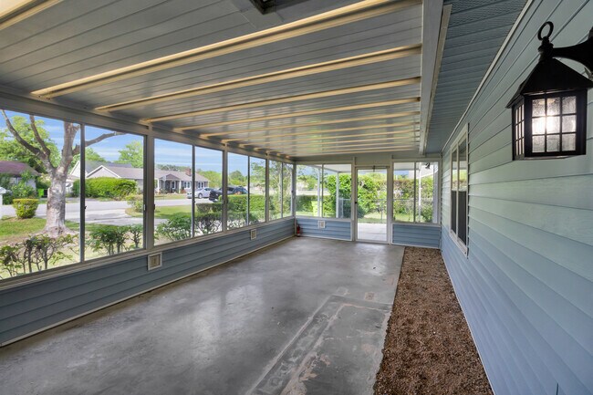 Foto del edificio - 120 Tar Heel Dr