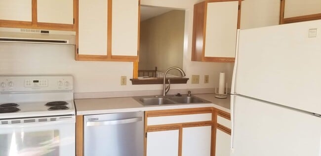 Building Photo - 2BR/1.1BA Townhouse in Newark!