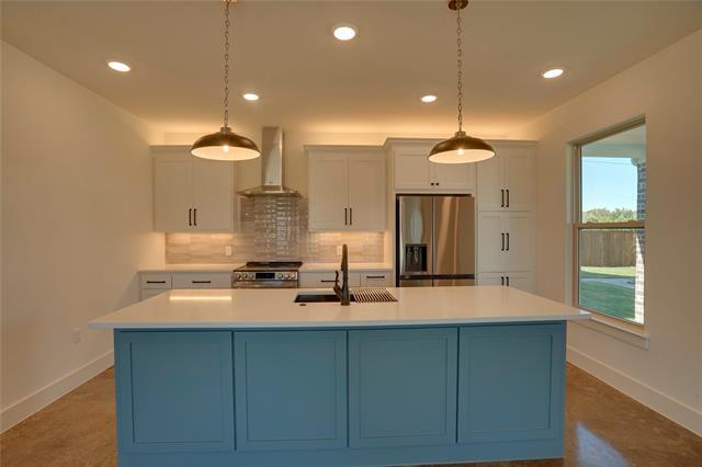 Building Photo - 300 Red Bird Ln