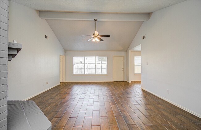 Foto del edificio - 2702 Fir Crest Ct