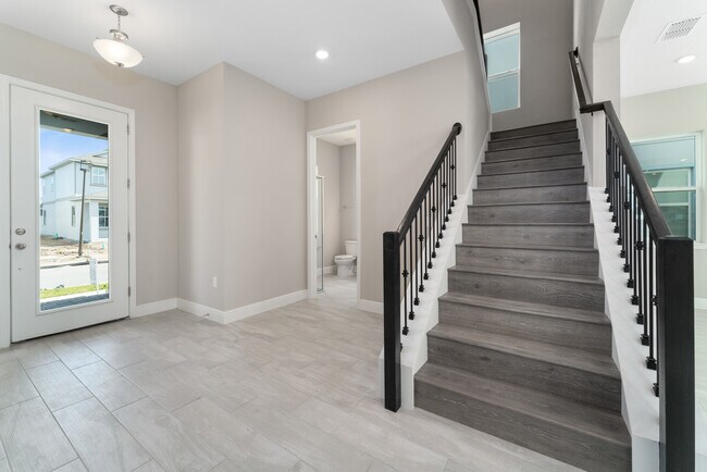 Building Photo - 13254 McMillan Dr
