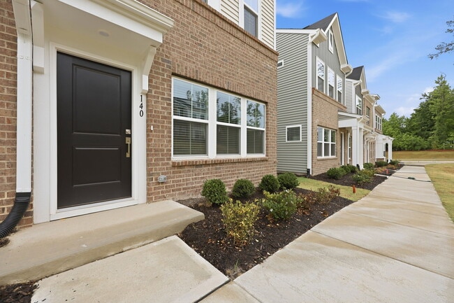 Building Photo - Silver Fir Ln - Garner