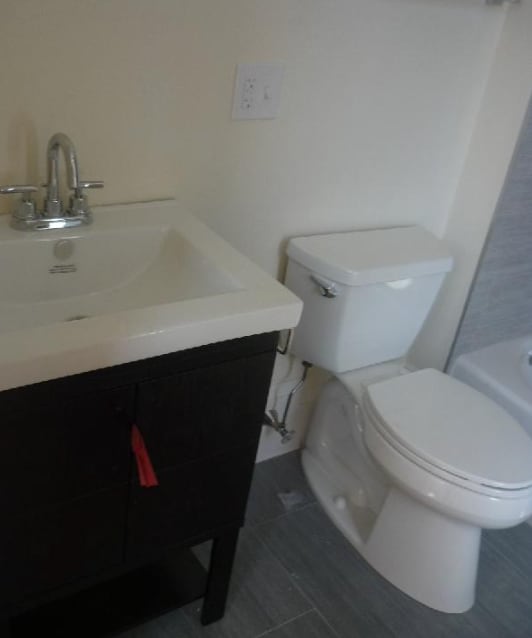 Building Photo - 6 Larose Pl