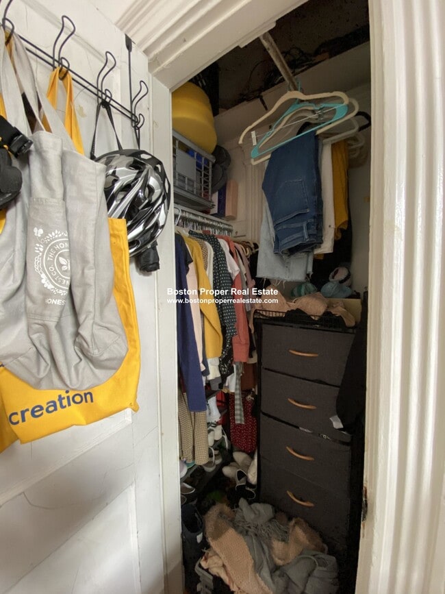 Walk-in closet - 60 Charlesgate E