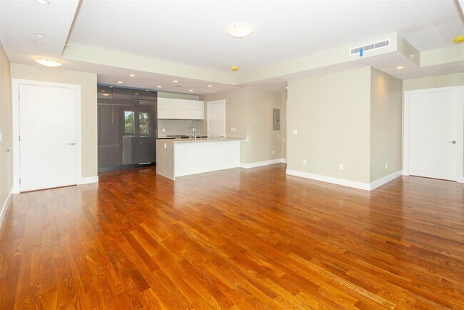 Foto del edificio - 906 E 2nd St