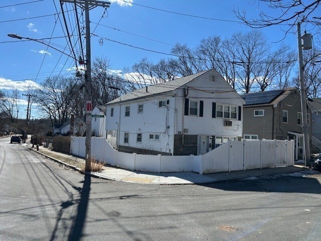 Building Photo - 2 Gladeside Ter