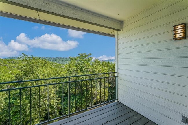 Building Photo - 6000 Shepherd Mountain Cove