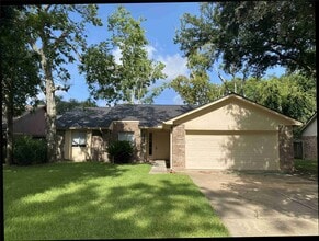 Building Photo - 623 Old Colony Dr