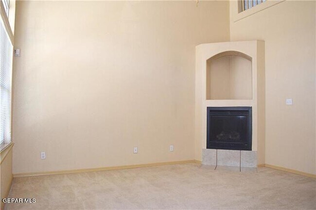 Building Photo - 10806 Adin St