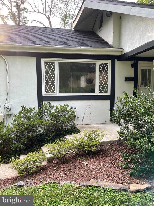 4 Jacobs Creek Rd, Ewing Township, NJ 08628 Room for Rent in Ewing Township, NJ