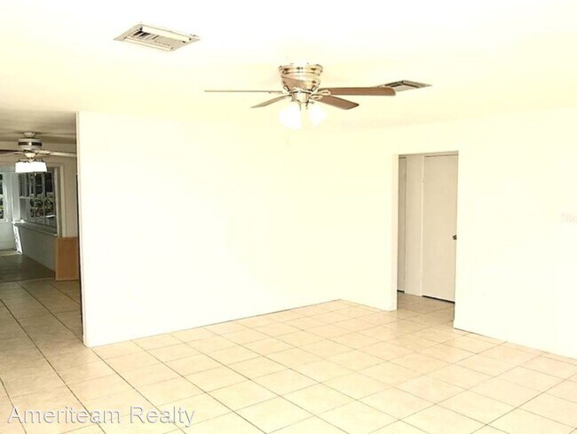 Building Photo - 4 br, 3 bath House - 32007 Bluegill Drive