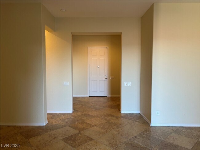 Building Photo - 2685 La Boutique St