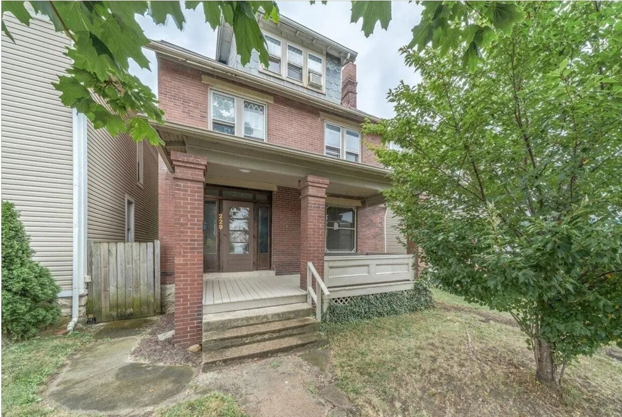 Foto principal - Incredible 6 Bedroom Home OSU Campus – Ren...