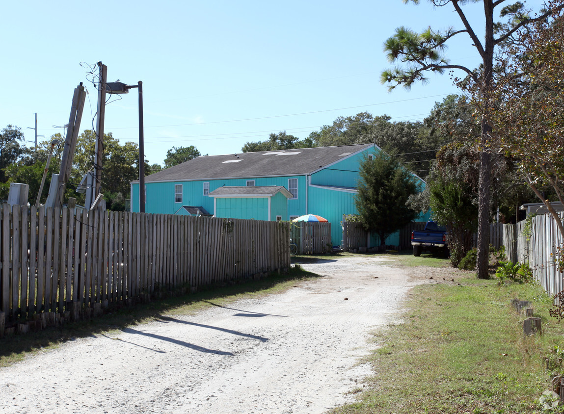 Building Photo - Deerfield Village Apartments