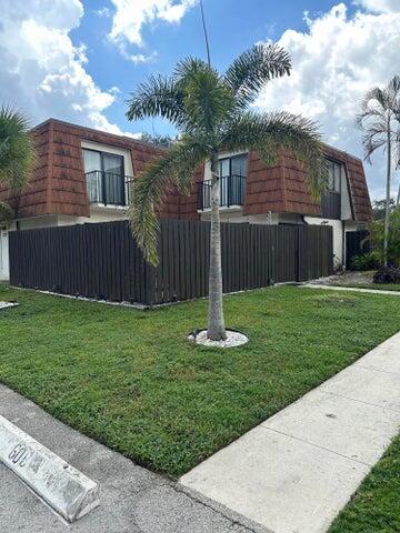 Foto principal - 2201 White Pine Cir