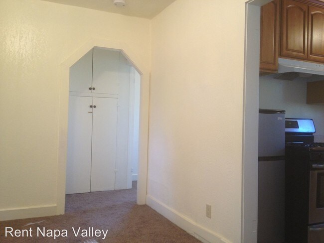 Building Photo - 317 Brookside Dr