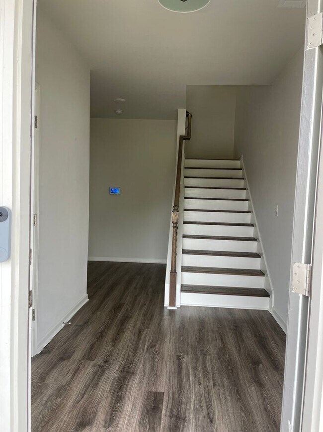 Building Photo - 3 Bedroom Single Family Home in Atlanta