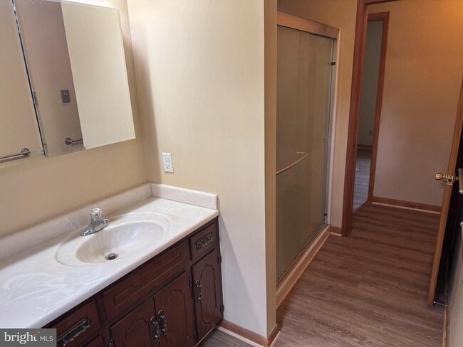 Foto del edificio - 60 Edgelea Dr