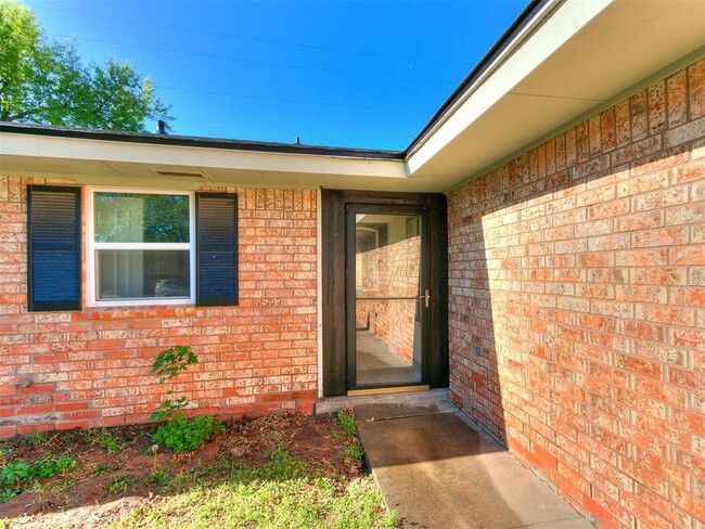 Building Photo - 602 Vickie Dr