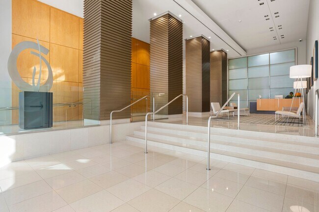Foto del edificio - Sunny East Village 2-Bedroom at Alta! Smal...