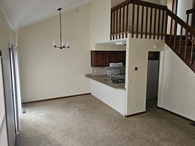 Building Photo - 763 Karlson Dr