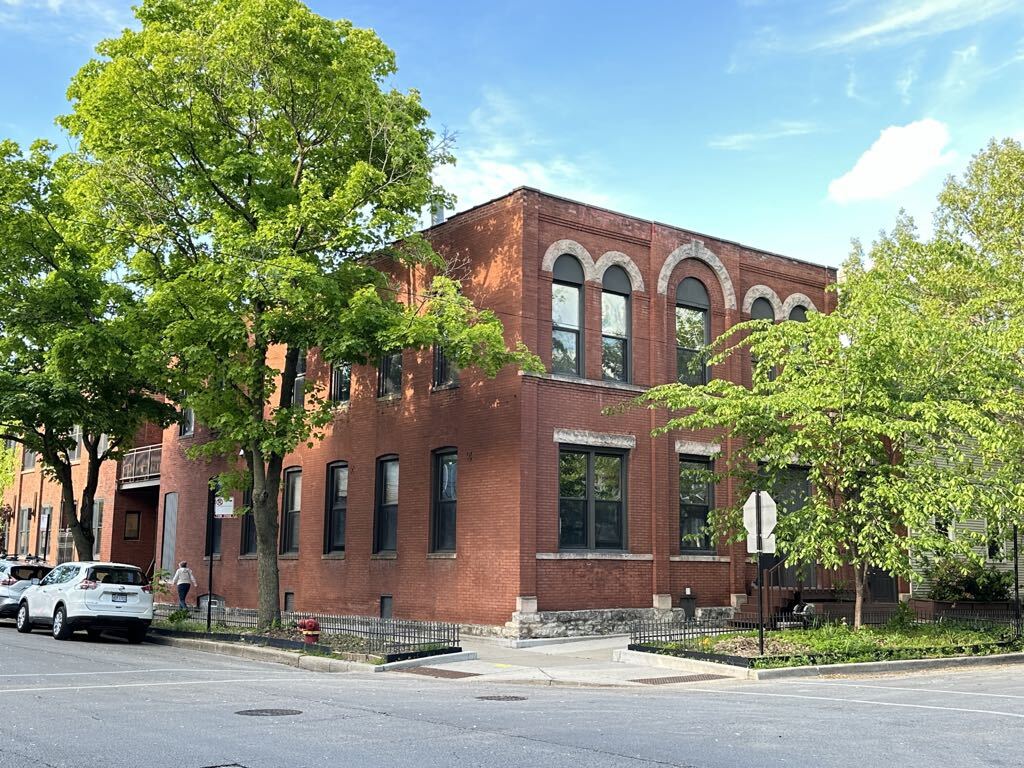 Foto principal - 1848 W Henderson St