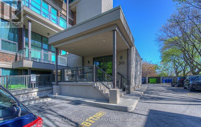 Building Photo - 50-450 Murray St W