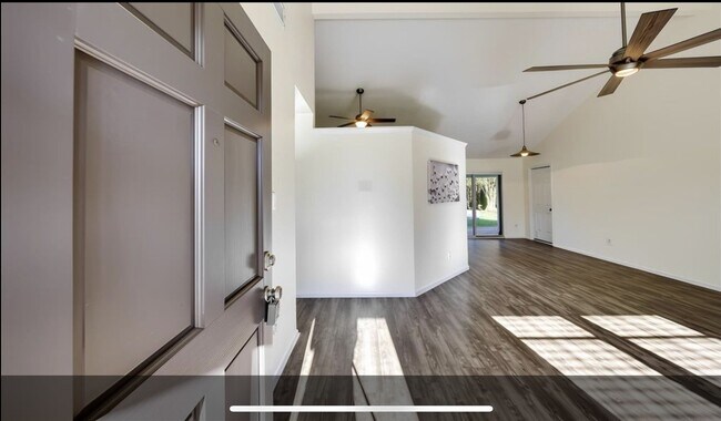 Foto del edificio - 1010 Dixie Dr