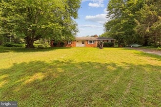 Building Photo - 8755 Trinity Ln