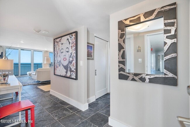 Building Photo - 1601 Ocean Dr S