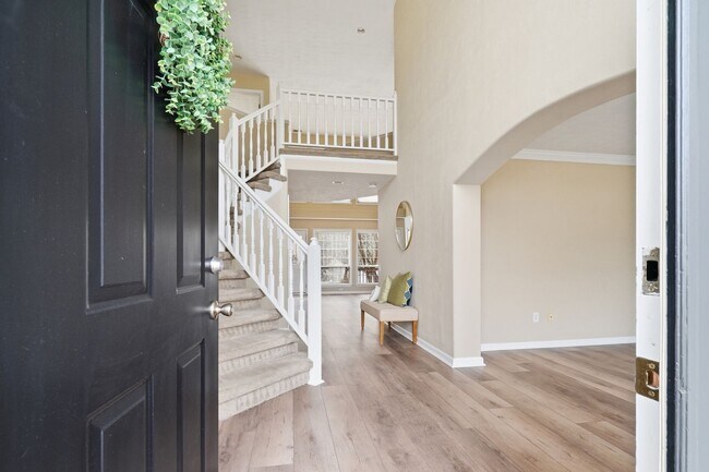 Foto del edificio - Freshly Renovated & Ready NOW! A First-Time Rental in Castleton! Pet Friendly - Fenced Yard - Gre...