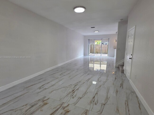 Foto del edificio - 12822 SW 135th St