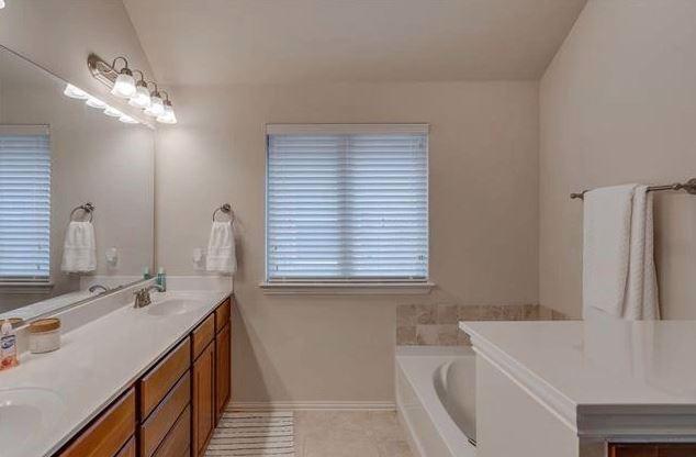 Foto del edificio - 1136 Crest Meadow Dr