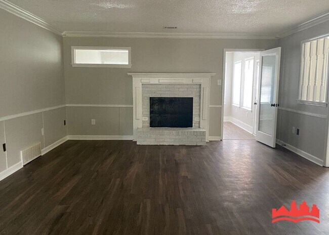 Foto del edificio - 7211 Grove Park Rd