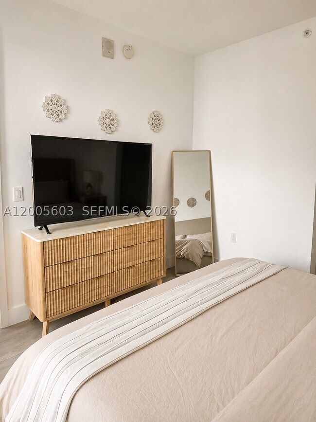 Foto del edificio - 121 NE 34th St