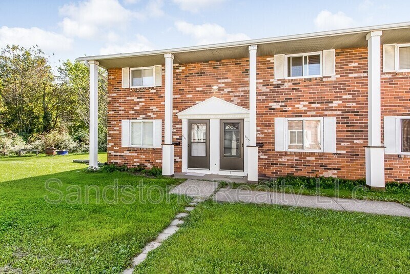 Primary Photo - 671-681 Shoreline Dr