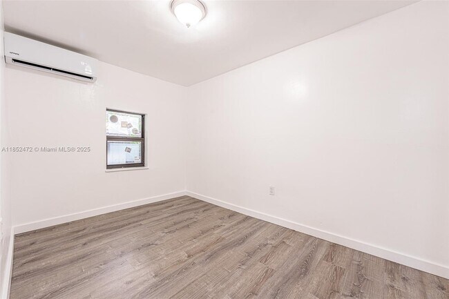 Foto del edificio - 11 SW 13th Ave