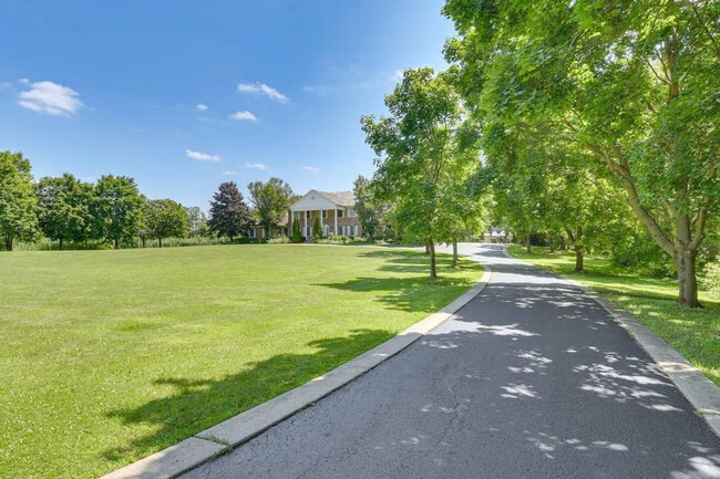 Foto del edificio - 7 Creekside Ln