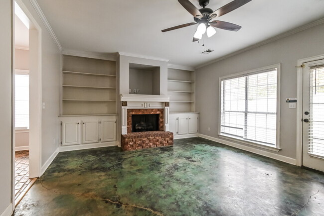 Building Photo - 2720 Graystone Dr