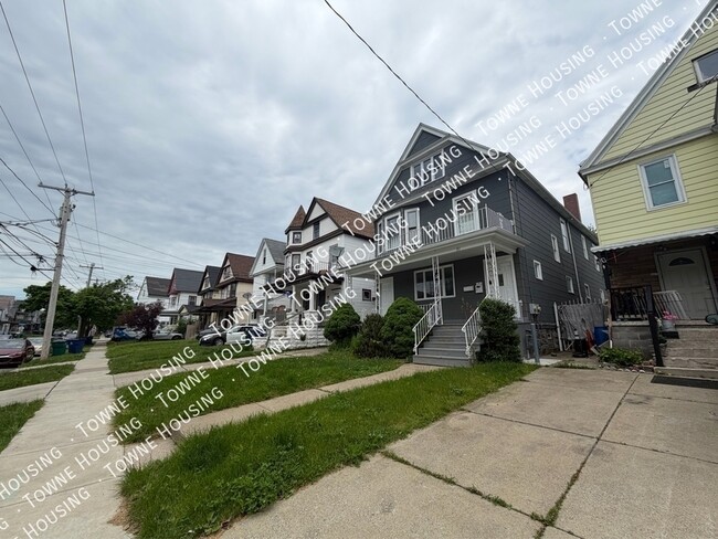 Building Photo - 311 Herkimer St