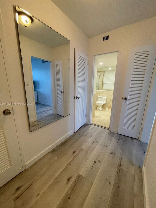Building Photo - 5161 Collins Ave