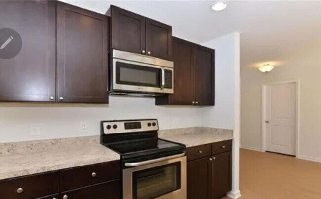 Foto del edificio - Available Now!!!