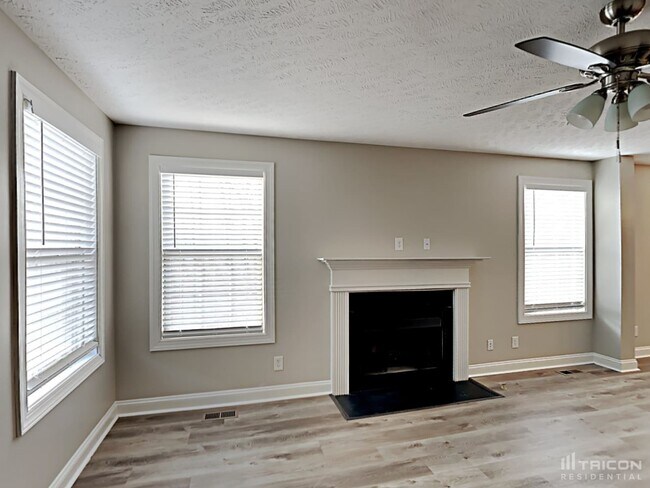 Foto del edificio - 3515 Oak Creek Drive Clarksville TN