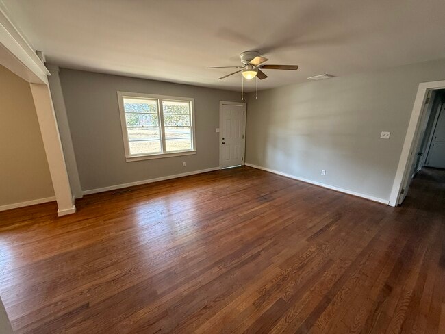 Foto del edificio - 61 Loganberry Cir